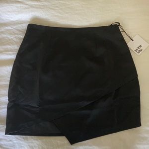 Black Skort